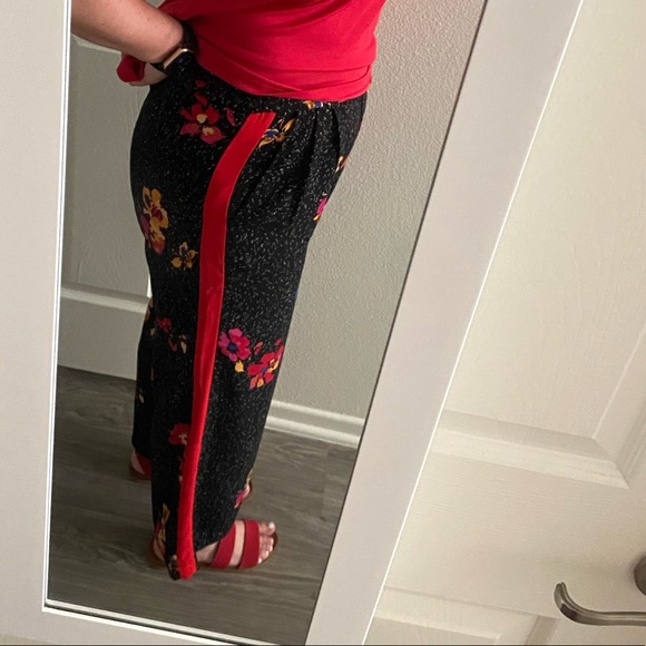 Floral Print Wide Leg Pant - Picture 6 of 6